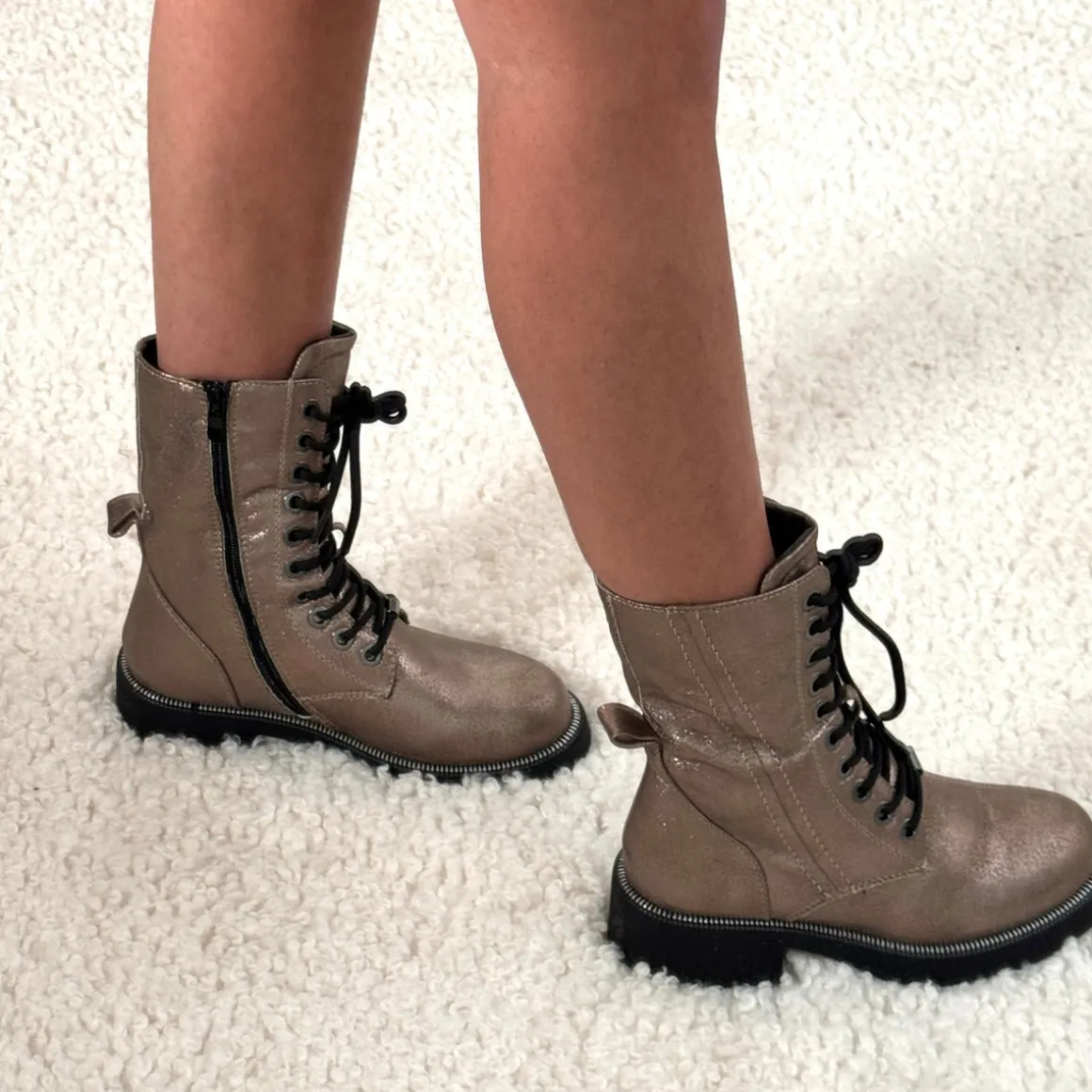 boots_lacets_taupe_lacy_3.webp BOOTS LACETS TAUPE LACY