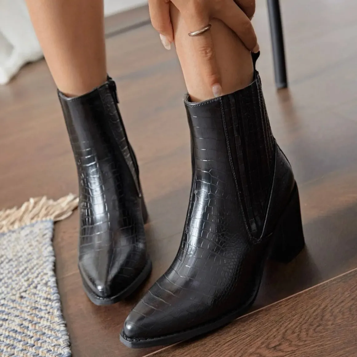 BOOTS NOIRES CROCO YAEL