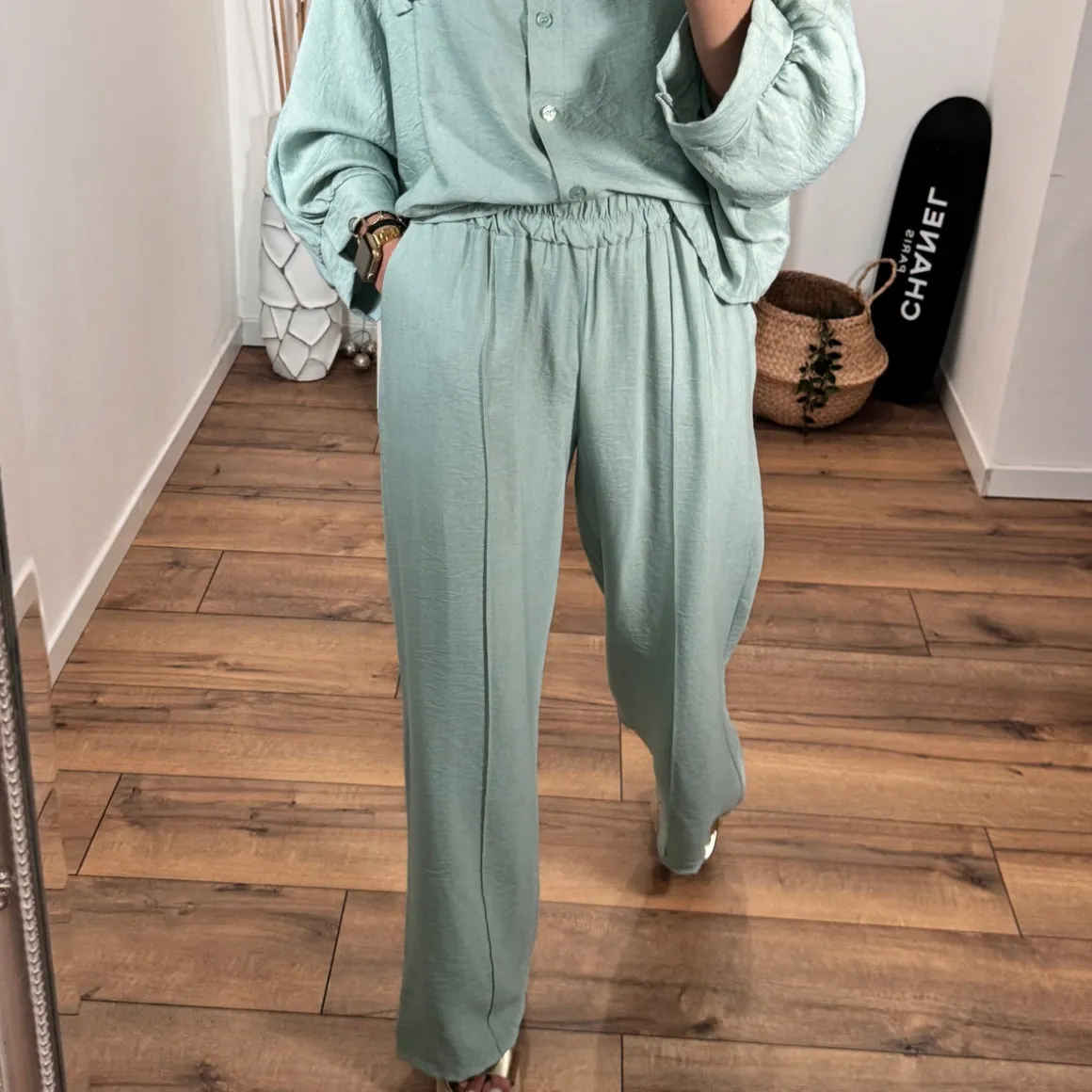 ensemble_chemise__pantalo_4.webp ENSEMBLE CHEMISE + PANTALON VERT PATY