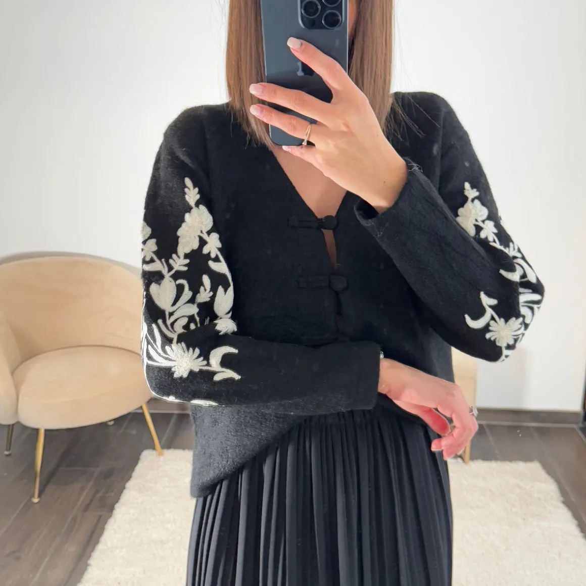 GILET NOIR FLEUR BLANCHE ANGEL