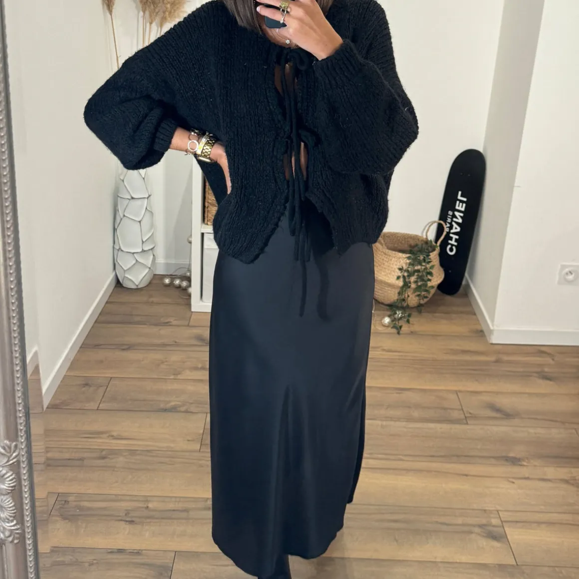 jupe_satine_black_talia_2.webp JUPE SATINÉE BLACK TALIA