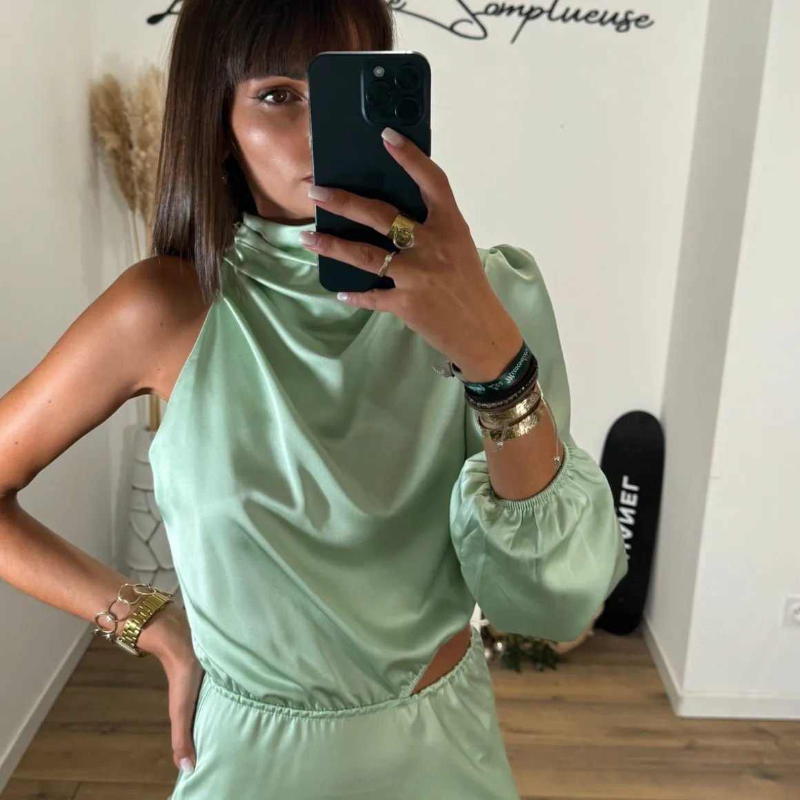 ROBE ASYMETRIQUE SATIN VERT SAUGE LOLA