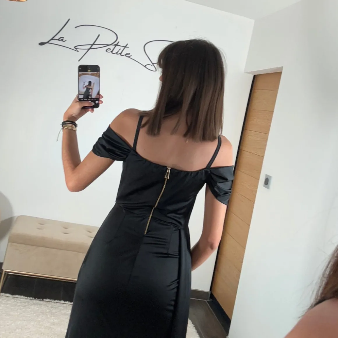 robe_bijoux_strass_noire_2.webp ROBE BIJOUX STRASS NOIRE