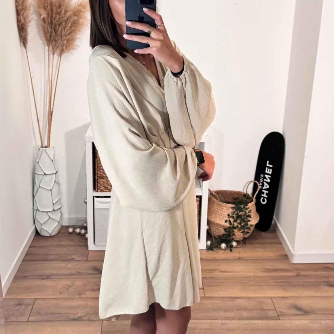 robe_courte_beige_domitil_2.webp ROBE COURTE BEIGE DOMITILLE