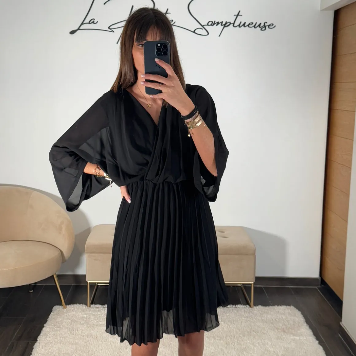 robe_courte_noire_astrid_2.webp ROBE COURTE NOIRE ASTRID