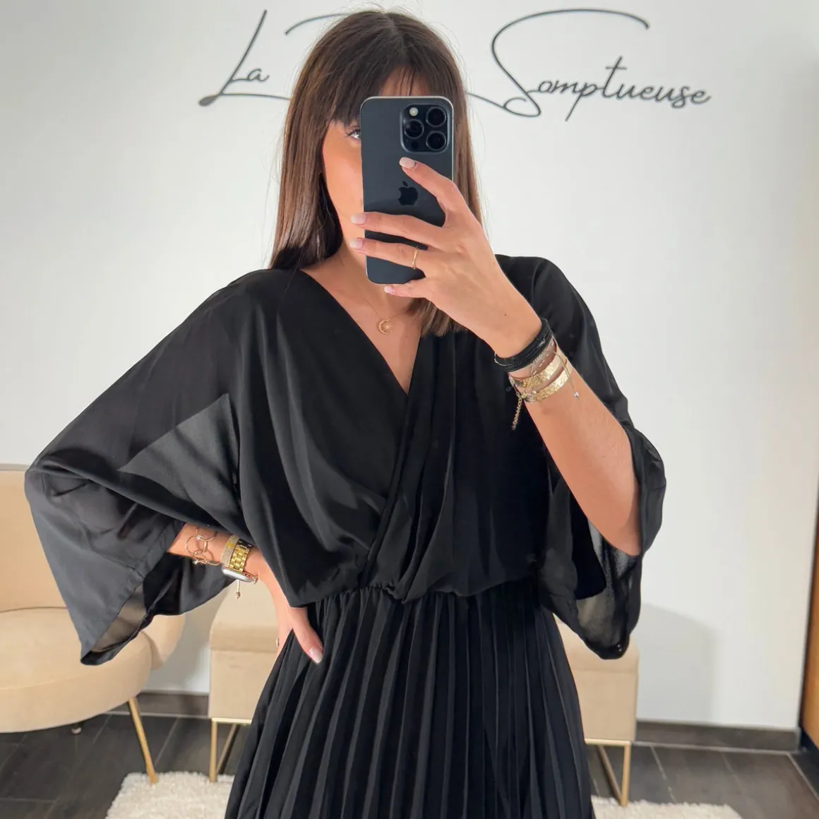robe_courte_noire_astrid_4.webp ROBE COURTE NOIRE ASTRID