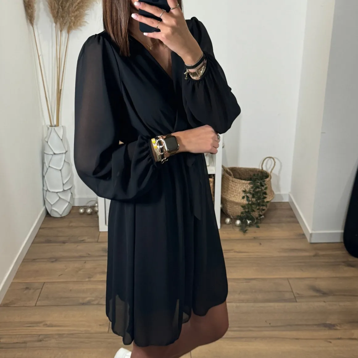 robe_courte_noire_elise_1.webp ROBE COURTE NOIRE ELISE