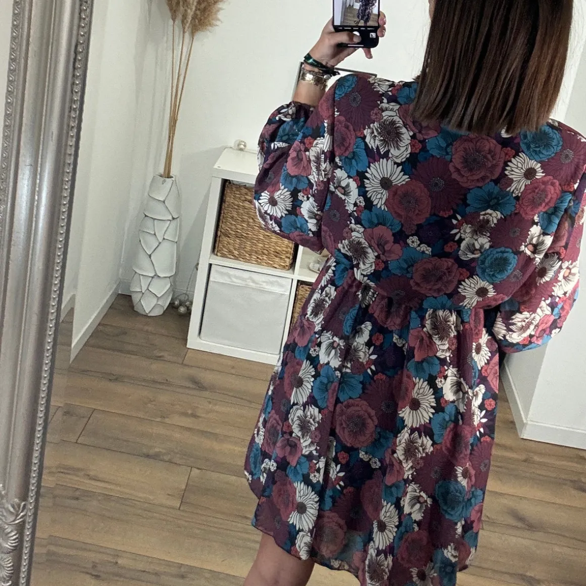 robe_fleurie_prune_amber_3.webp ROBE FLEURIE PRUNE AMBER