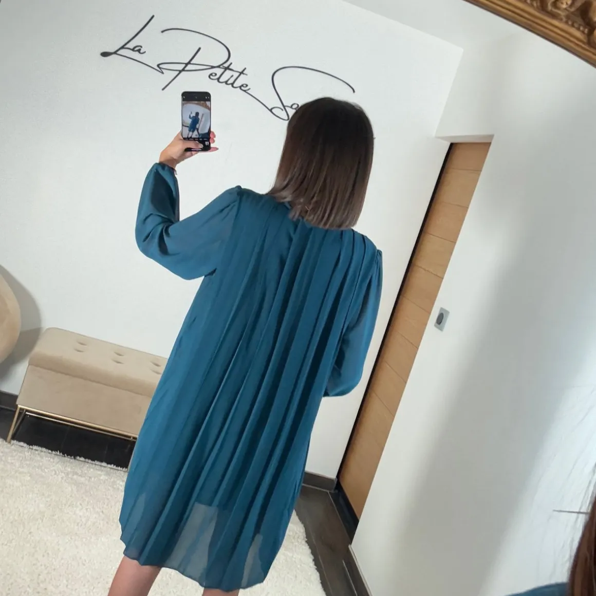 robe_plissee_bleu_amanda_2.webp ROBE PLISSEE BLEU AMANDA