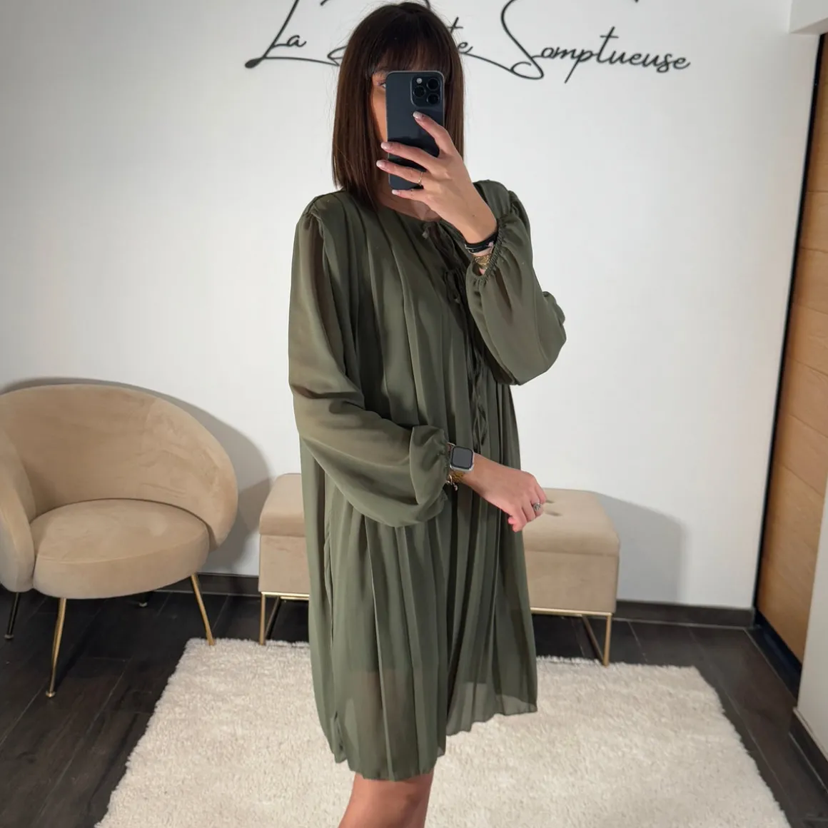 robe_plissee_kaki_amanda_2.webp ROBE PLISSEE KAKI AMANDA