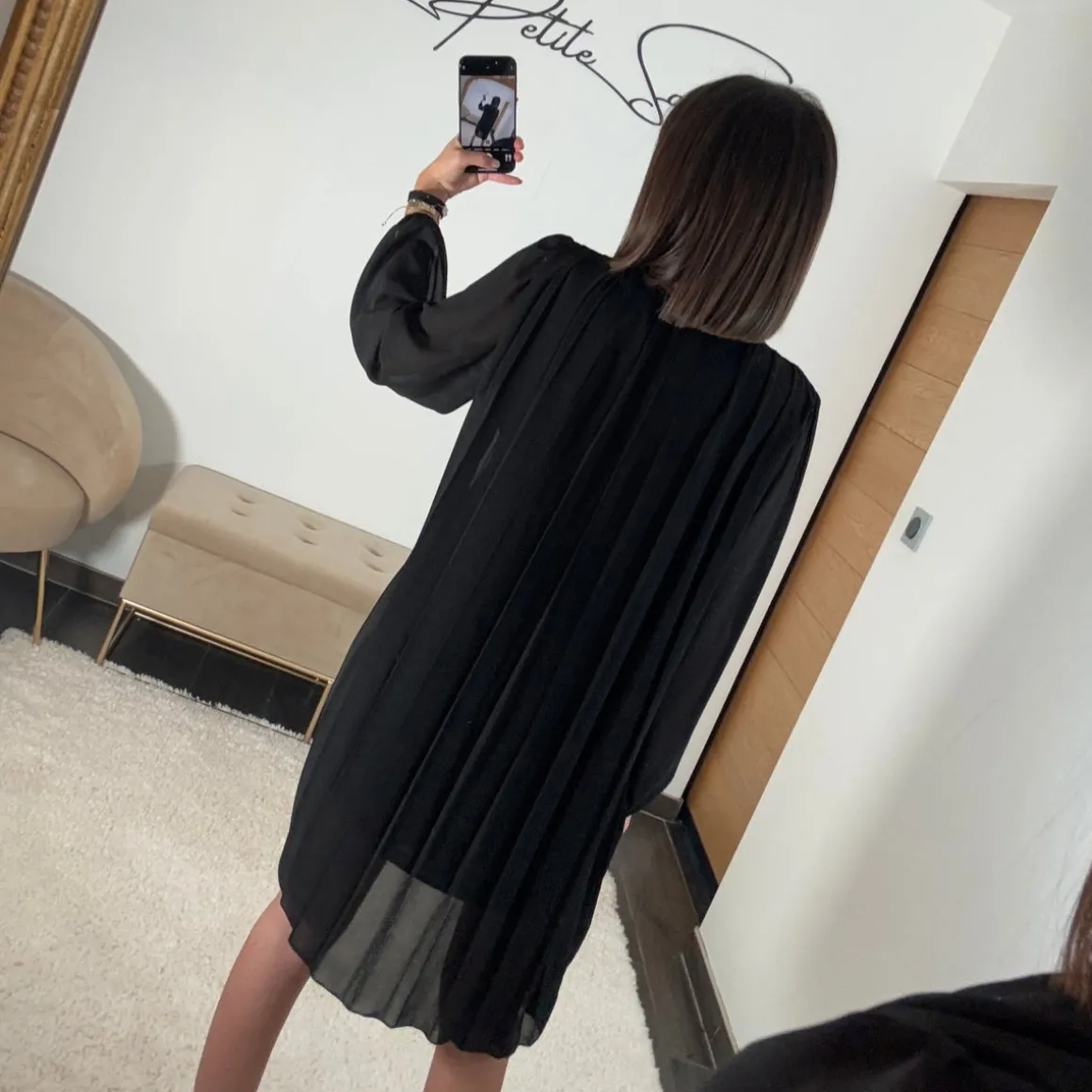 robe_plissee_noire_amanda_3.webp ROBE PLISSEE NOIRE AMANDA