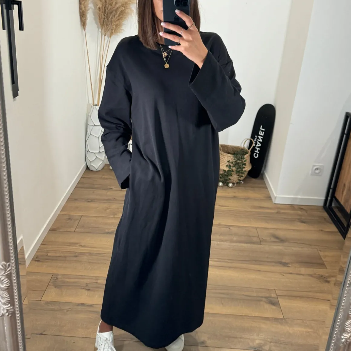 robe_sweat_noire_megane_3.webp ROBE SWEAT NOIRE MEGANE