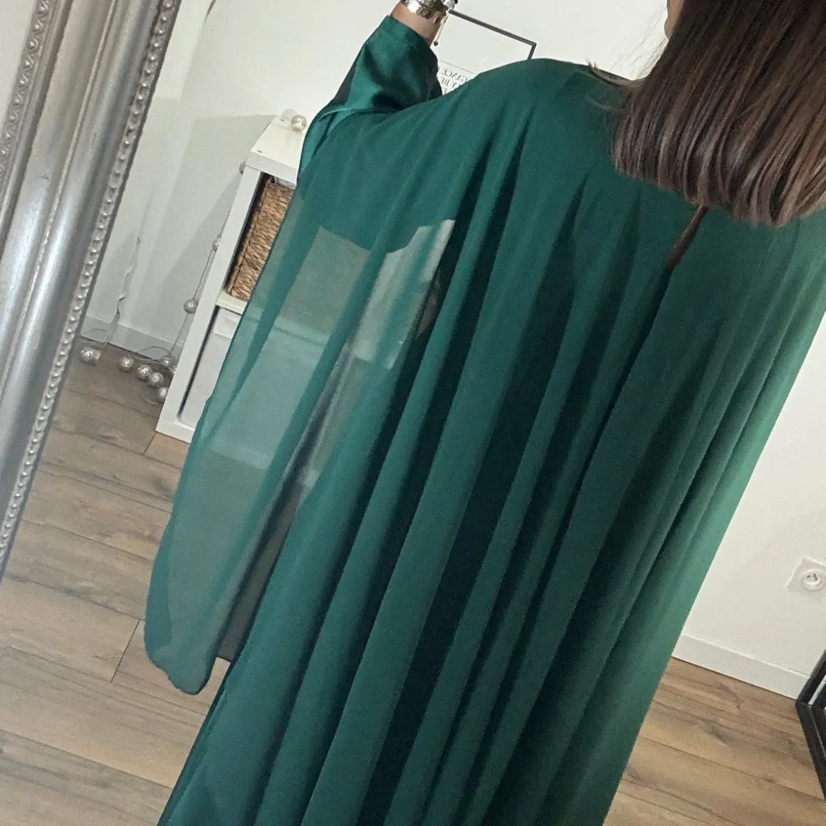 robe_vert_sapin_satine_co_4.webp ROBE VERT SAPIN SATINE CORALINE
